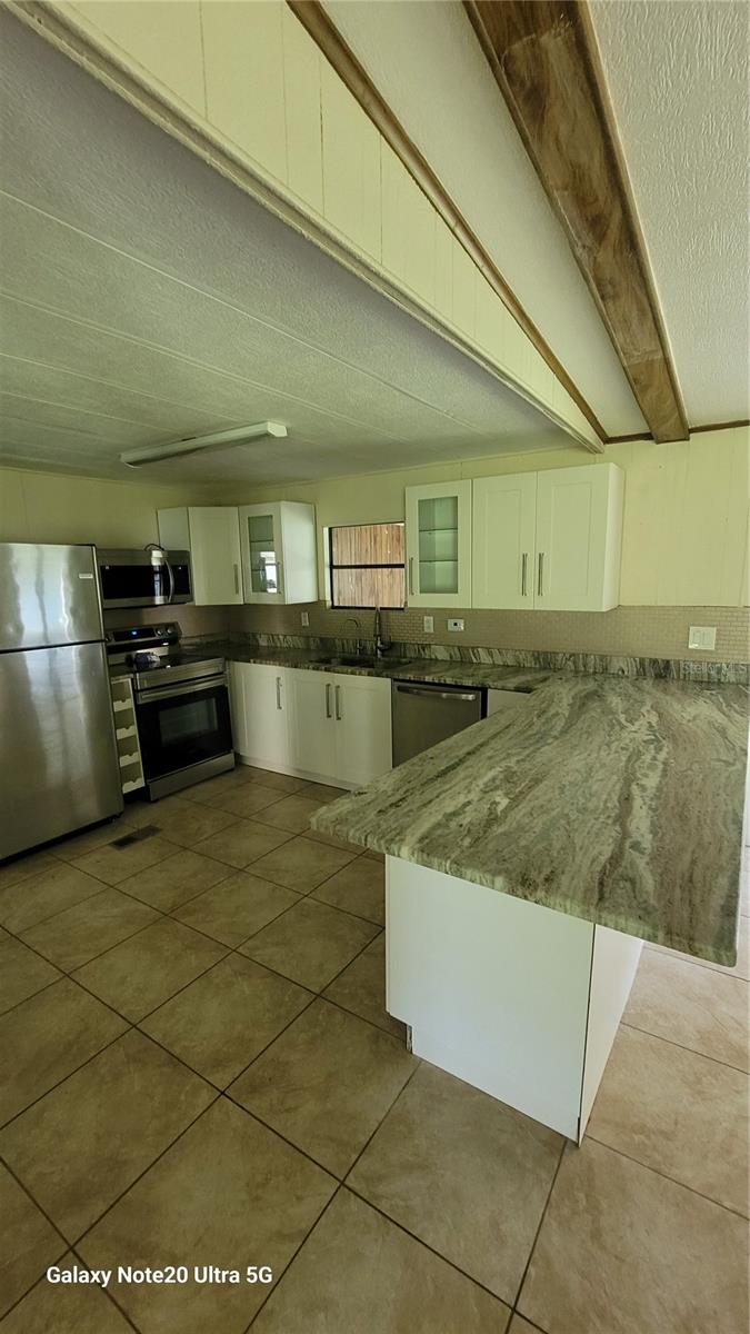 Listing photo id 9 for 11324 Bruin Drive