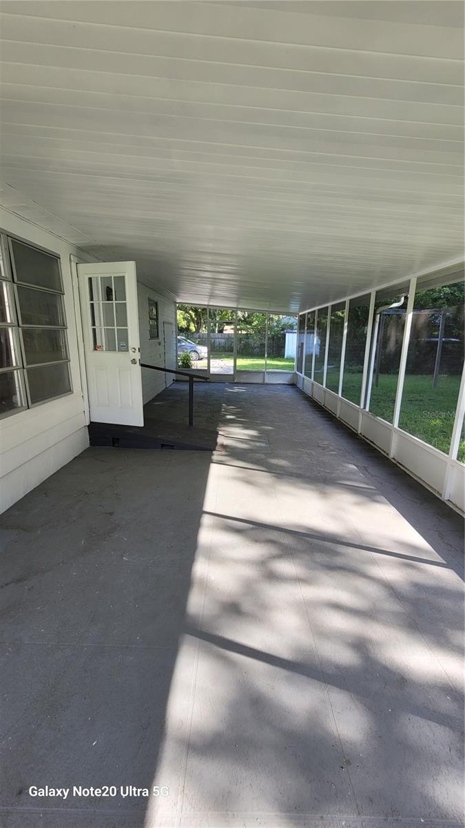 Listing photo id 11 for 11324 Bruin Drive