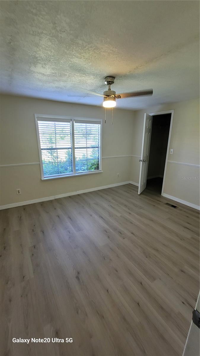 Listing photo id 12 for 11324 Bruin Drive