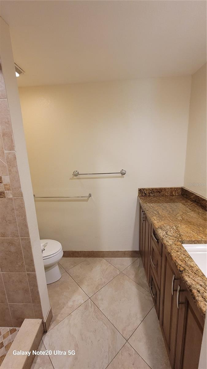 Listing photo id 13 for 11324 Bruin Drive