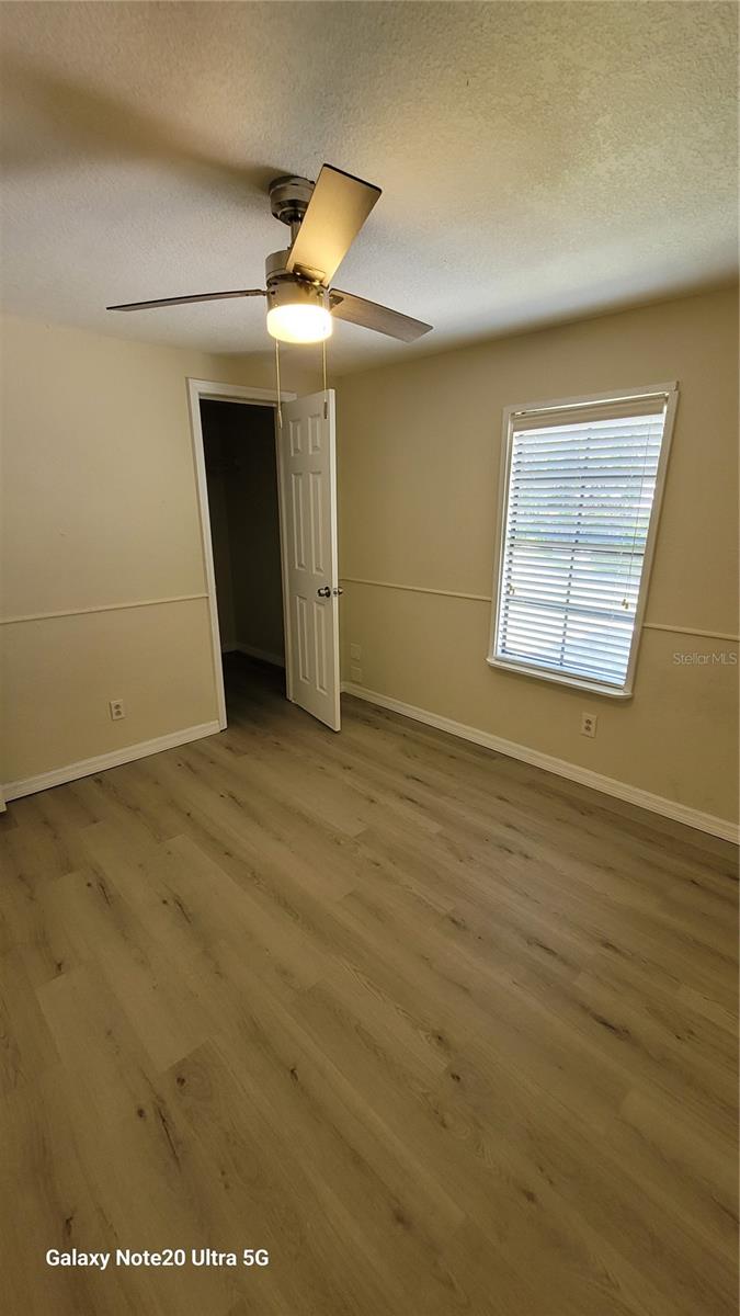 Listing photo id 15 for 11324 Bruin Drive