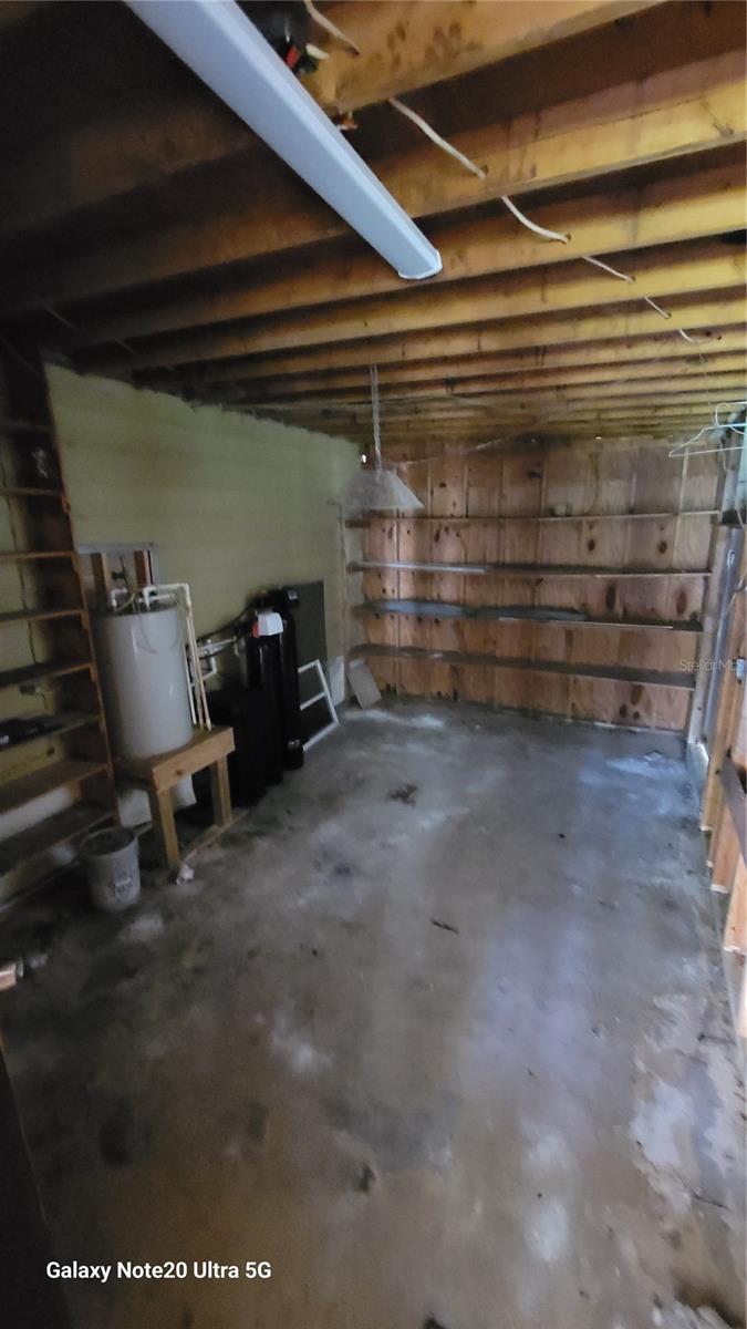 Listing photo id 16 for 11324 Bruin Drive