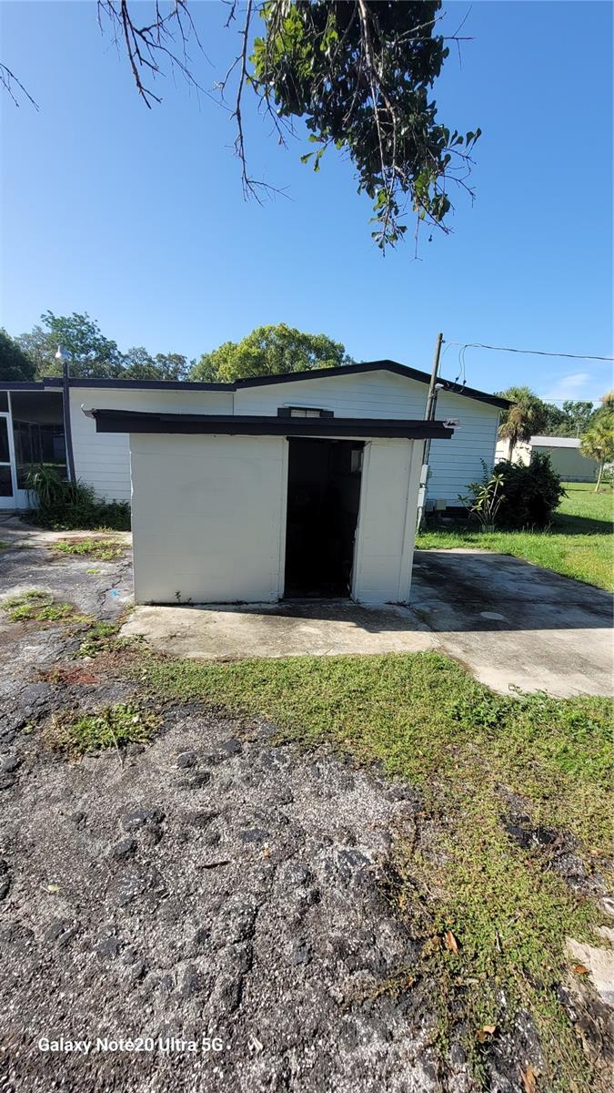 Listing photo id 17 for 11324 Bruin Drive
