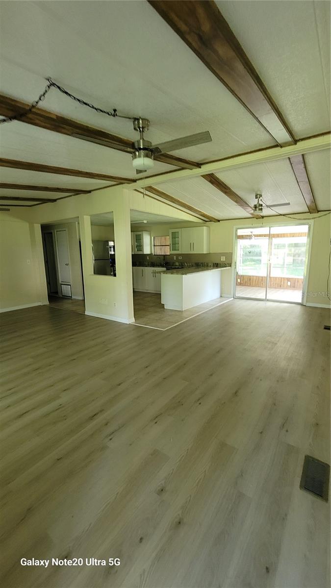 Listing photo id 3 for 11324 Bruin Drive