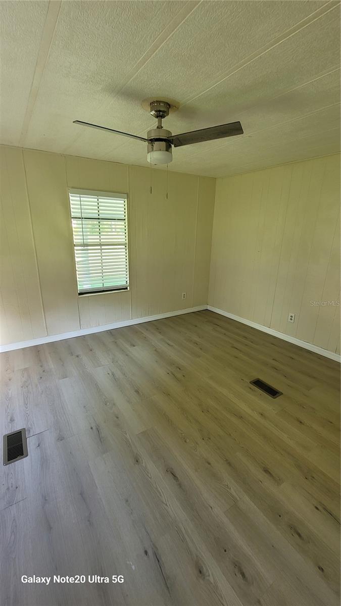 Listing photo id 4 for 11324 Bruin Drive