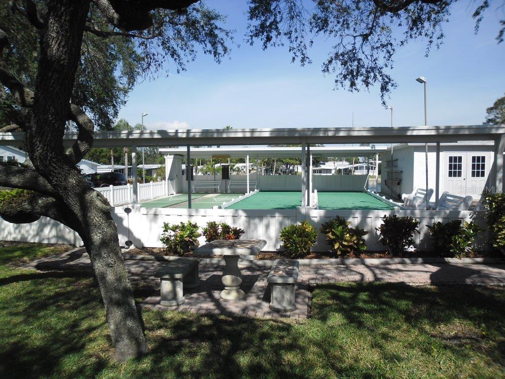 Listing photo id 27 for 161 Hickory Gate Drive
