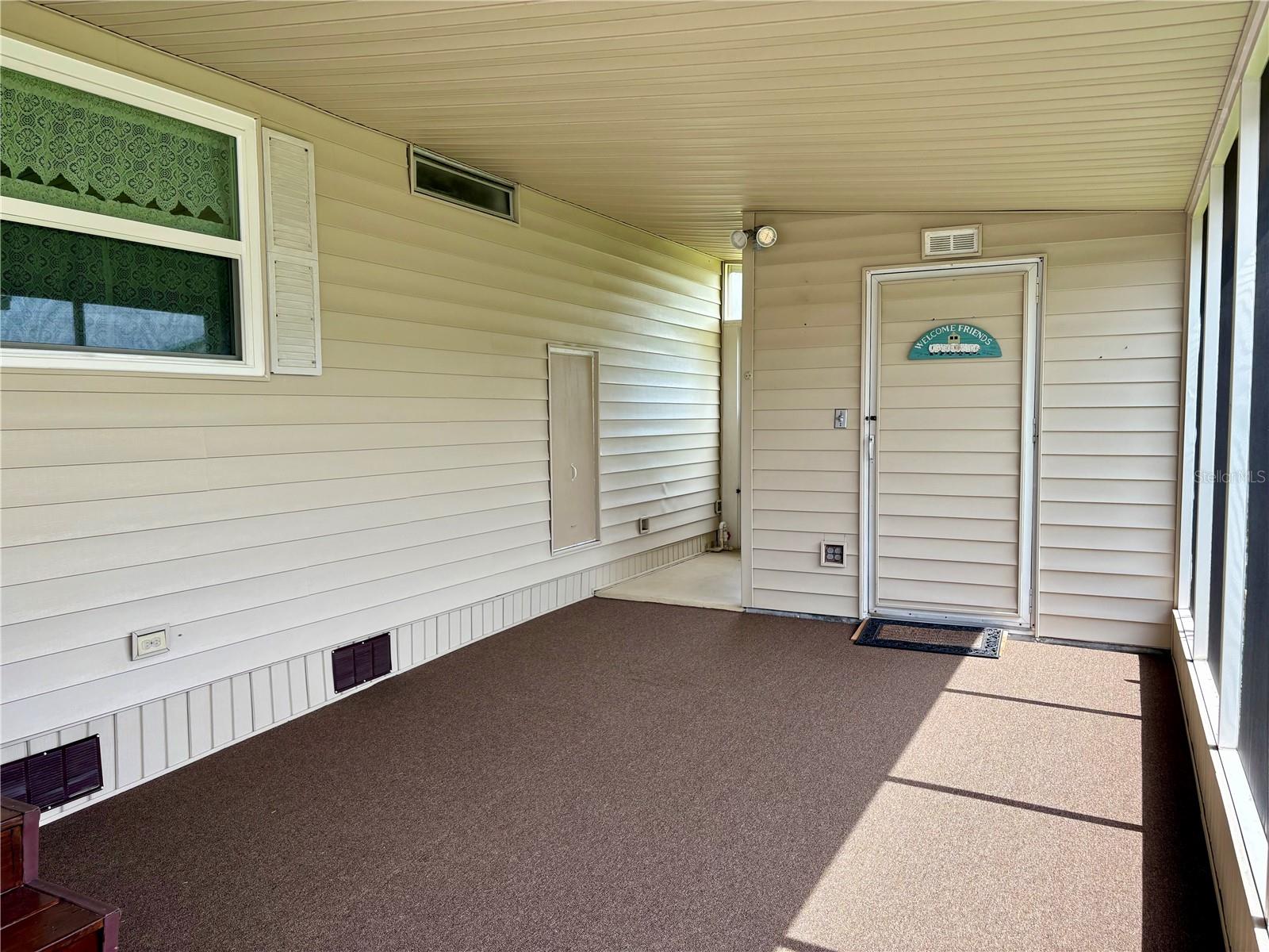 Listing photo id 4 for 161 Hickory Gate Drive