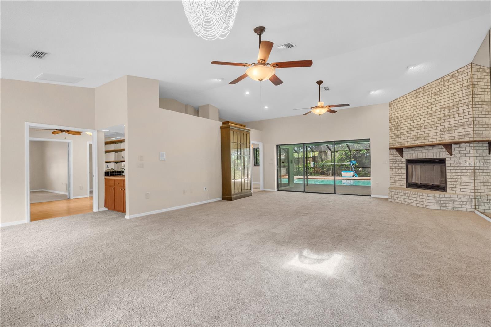 Image 4 of 42 For 8470 Cranes Roost Drive