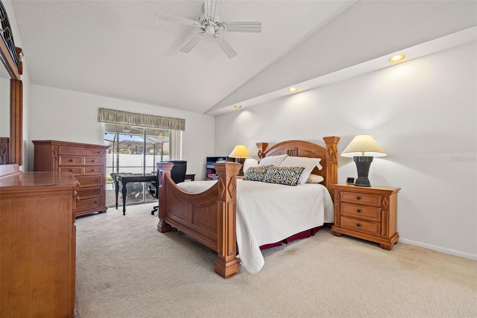 Image 18 of 40 For 2825 Resnik Circle E