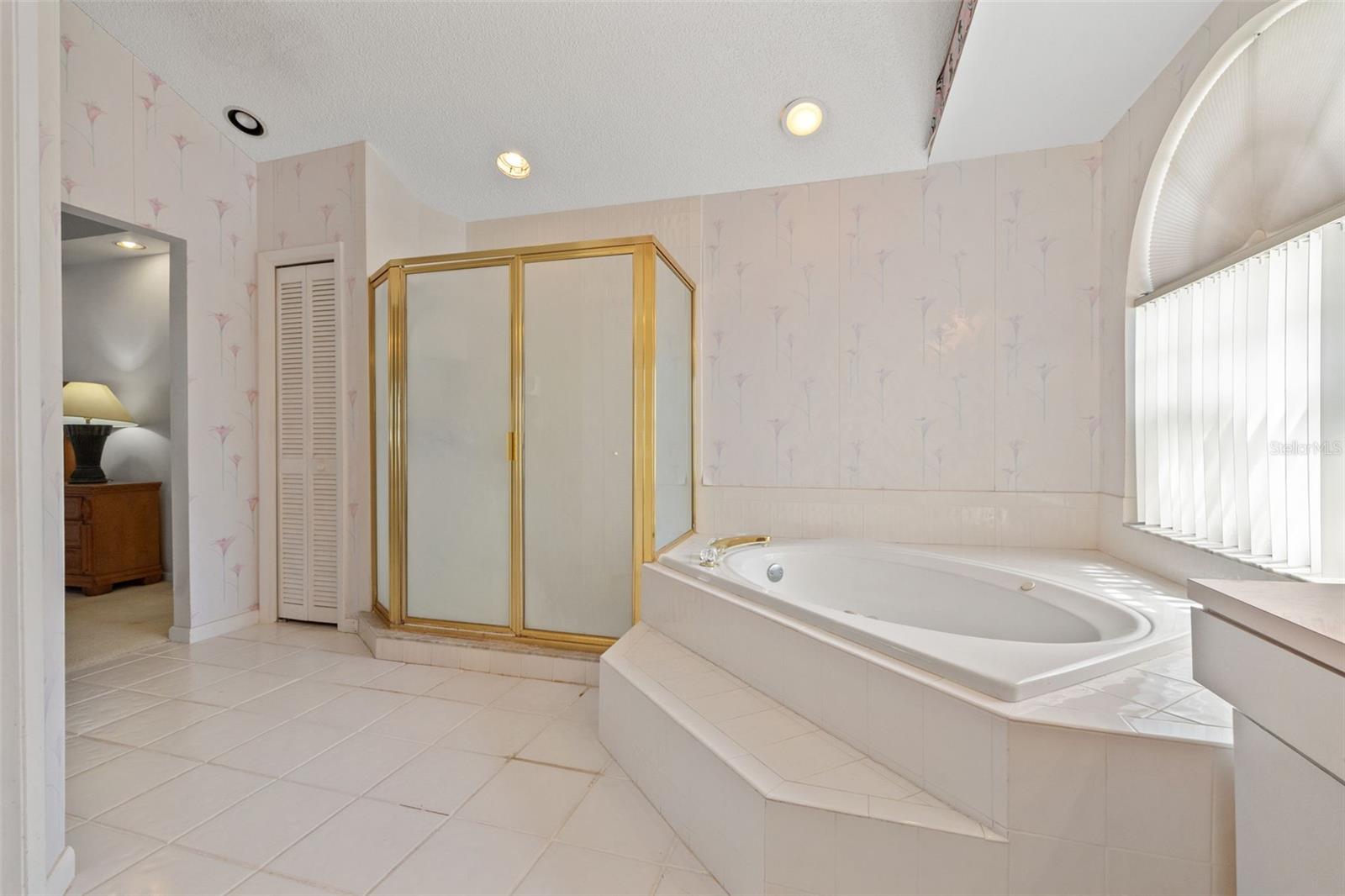 Image 22 of 40 For 2825 Resnik Circle E