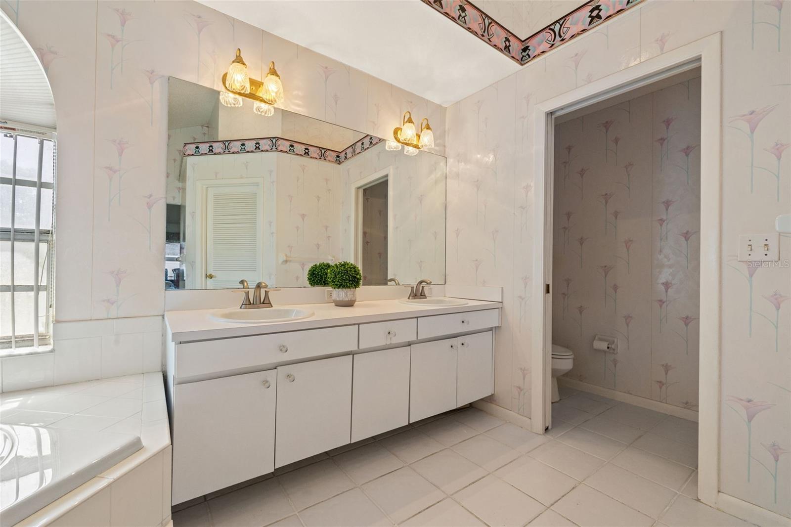 Image 23 of 40 For 2825 Resnik Circle E