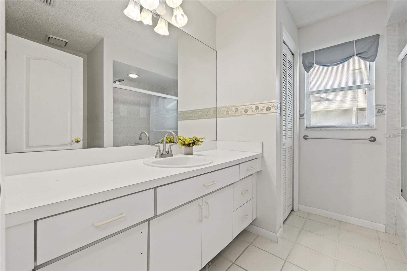 Image 27 of 40 For 2825 Resnik Circle E