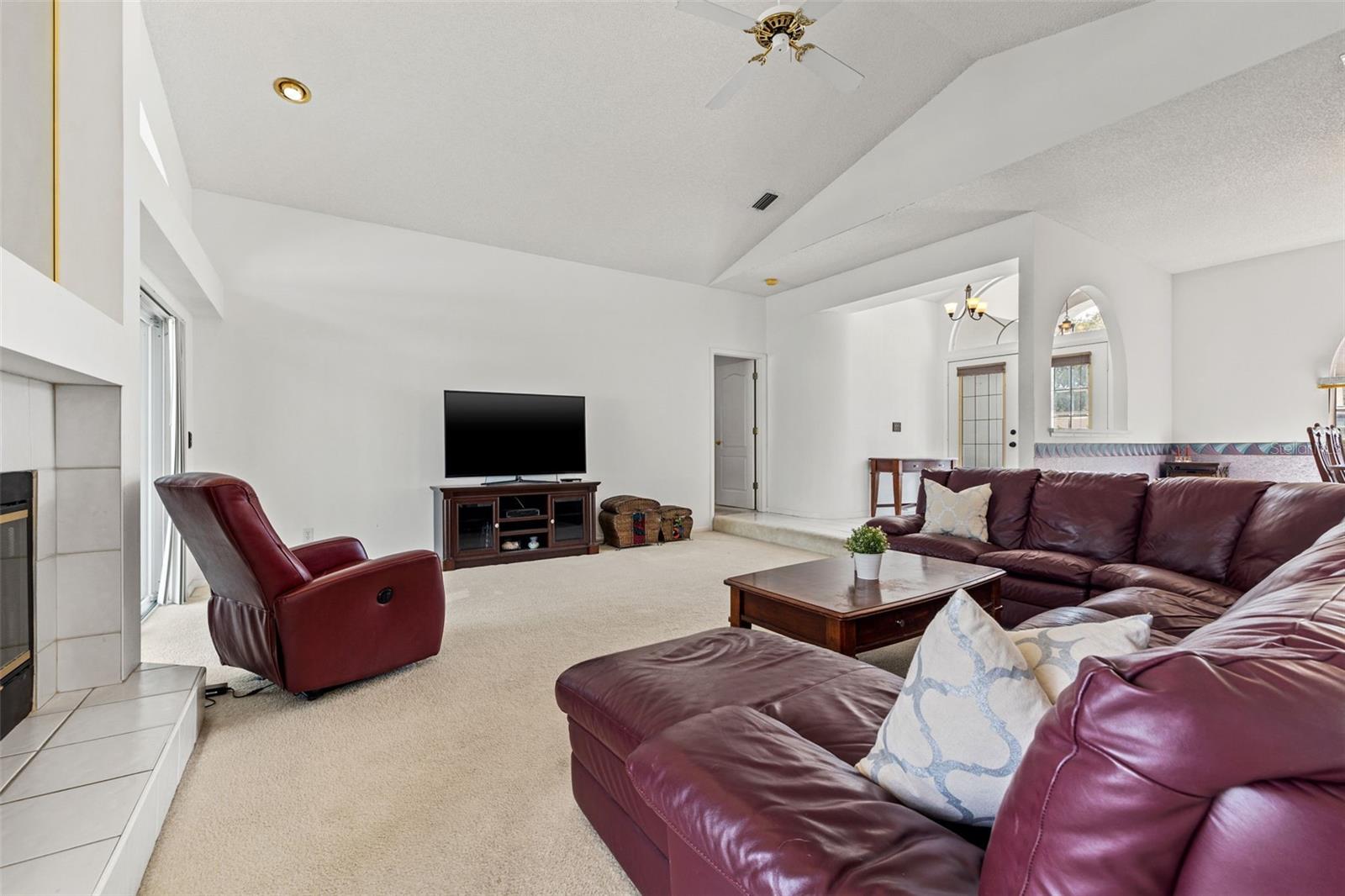 Image 6 of 40 For 2825 Resnik Circle E