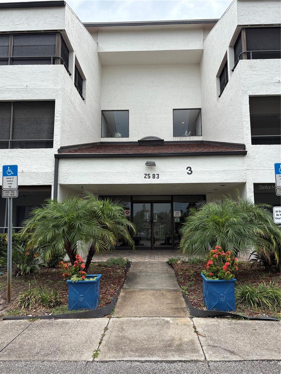 Image 2 of 23 For 2583 Countryside Boulevard 3103