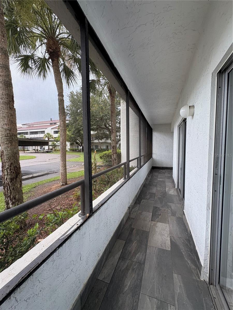 Image 21 of 23 For 2583 Countryside Boulevard 3103