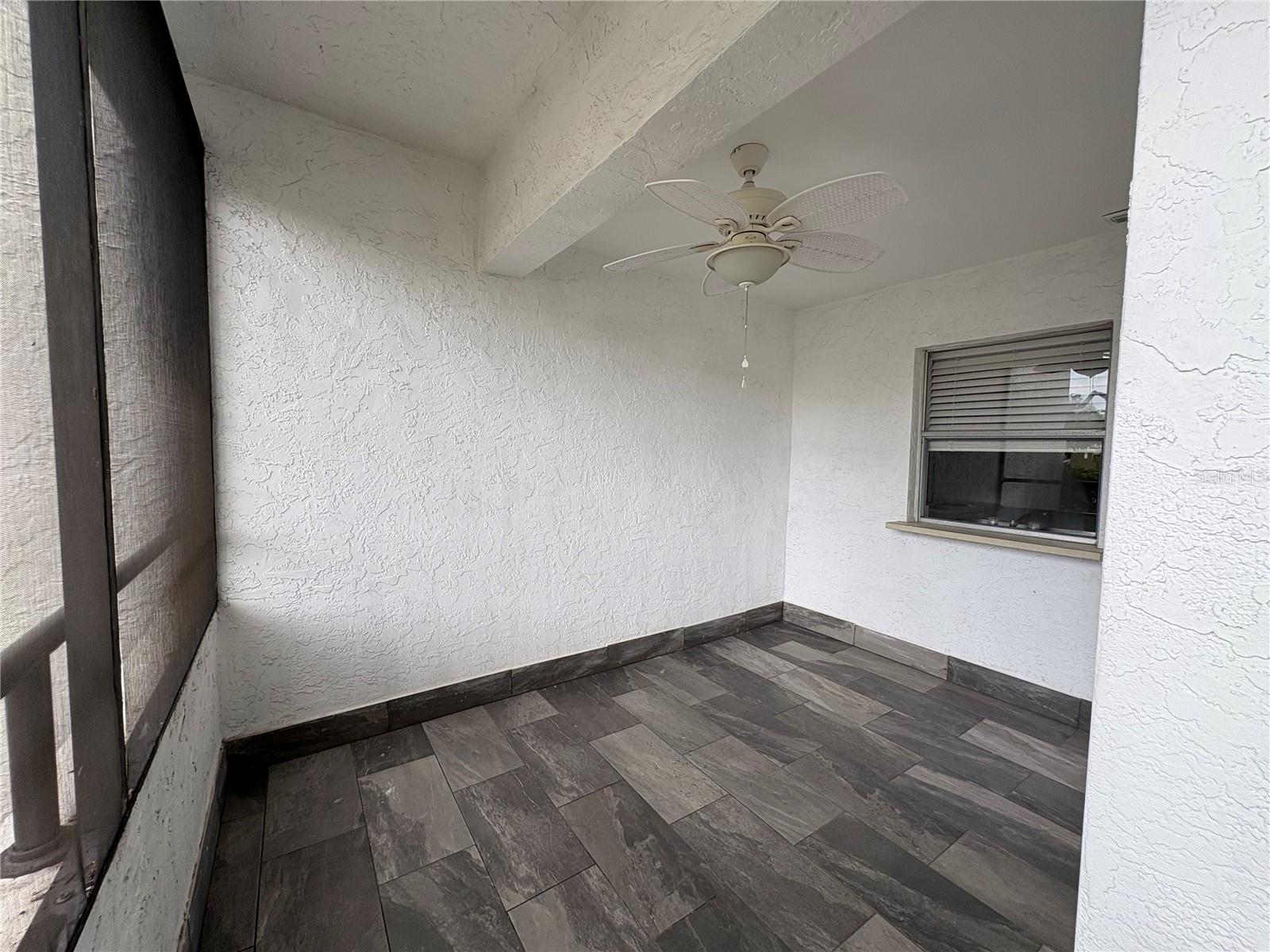 Image 22 of 23 For 2583 Countryside Boulevard 3103