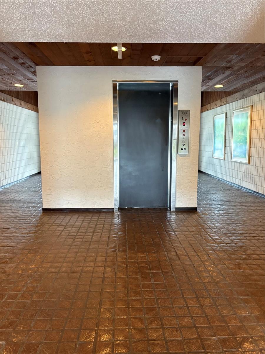 Image 3 of 23 For 2583 Countryside Boulevard 3103