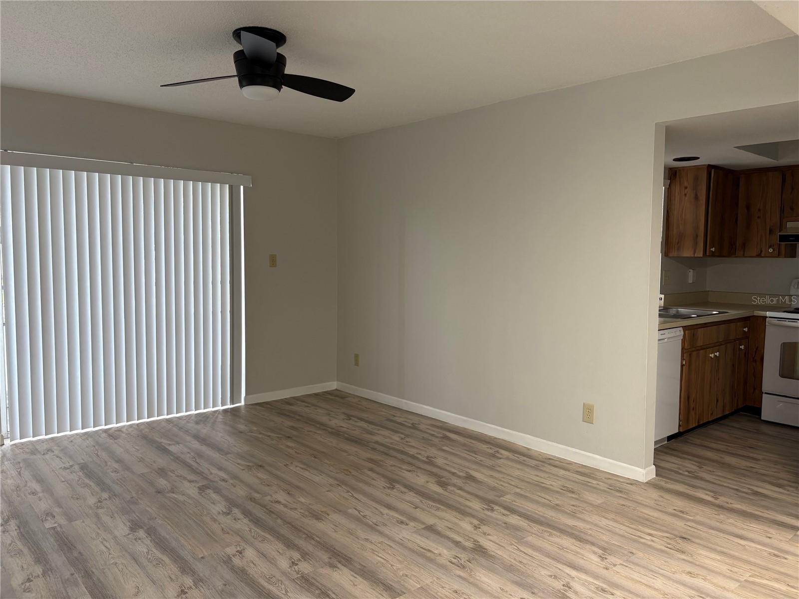 Image 7 of 23 For 2583 Countryside Boulevard 3103