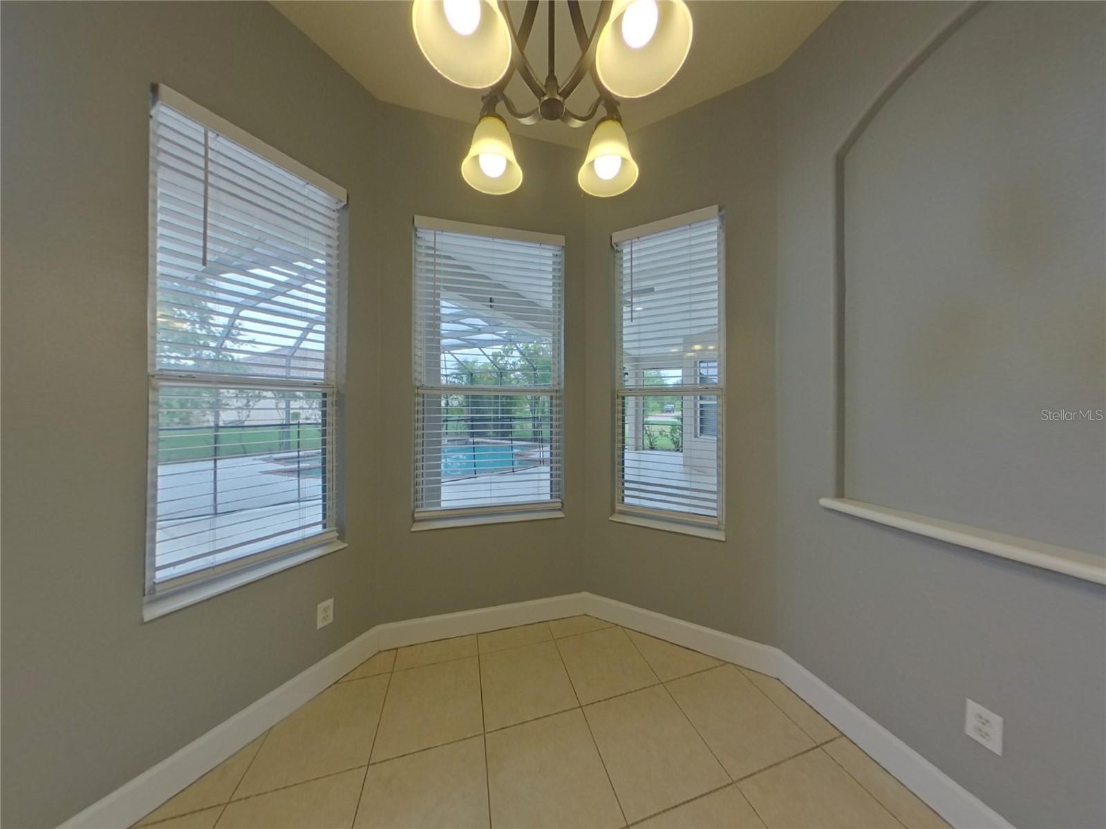 Image 4 of 24 For 840 148th Court Ne