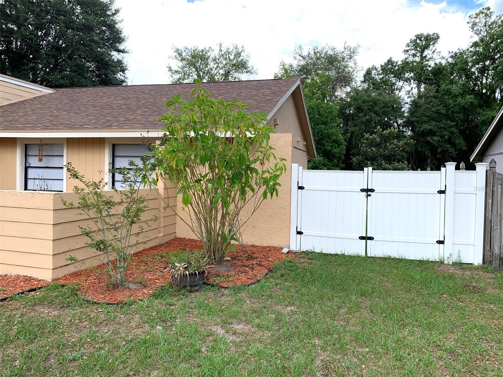 Image 3 of 31 For 4718 Grainary Avenue