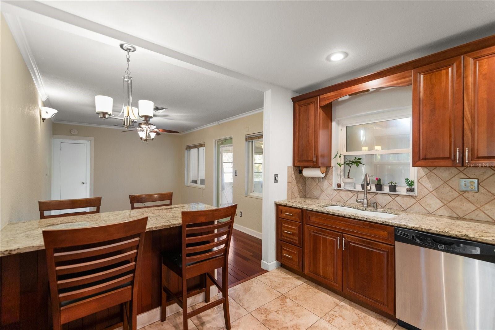 Image 11 of 31 For 655 42nd Avenue N