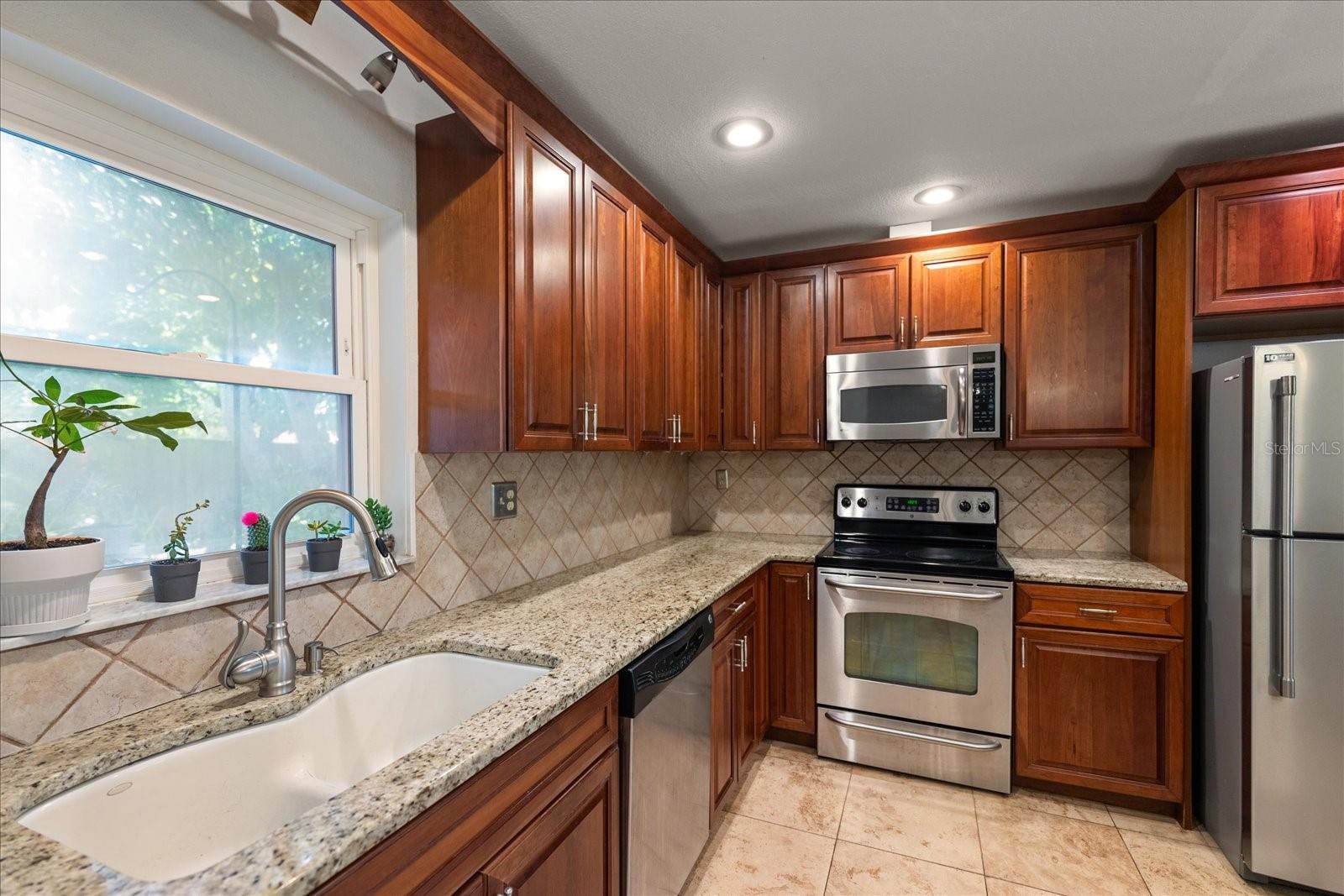Image 13 of 31 For 655 42nd Avenue N