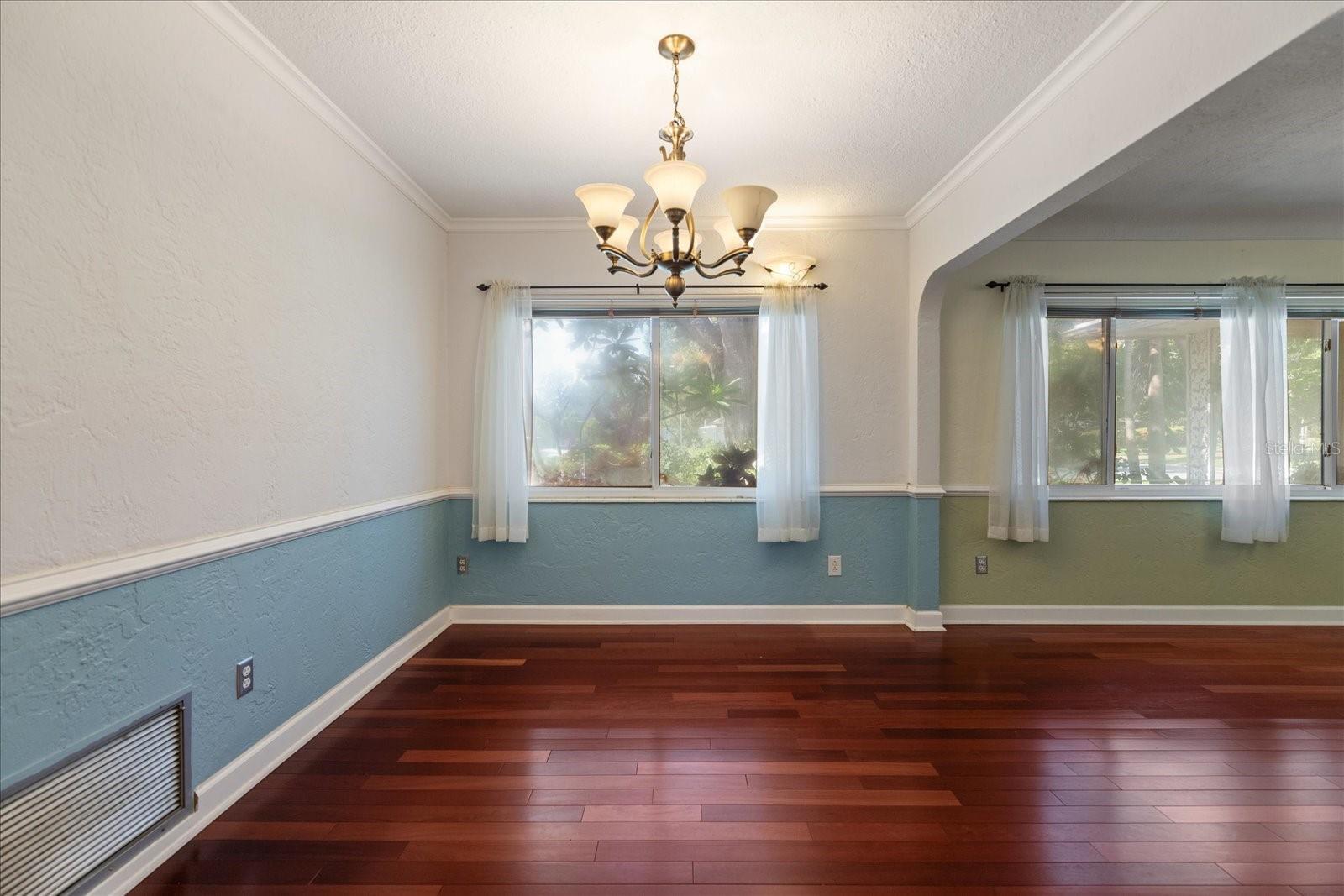 Image 9 of 31 For 655 42nd Avenue N
