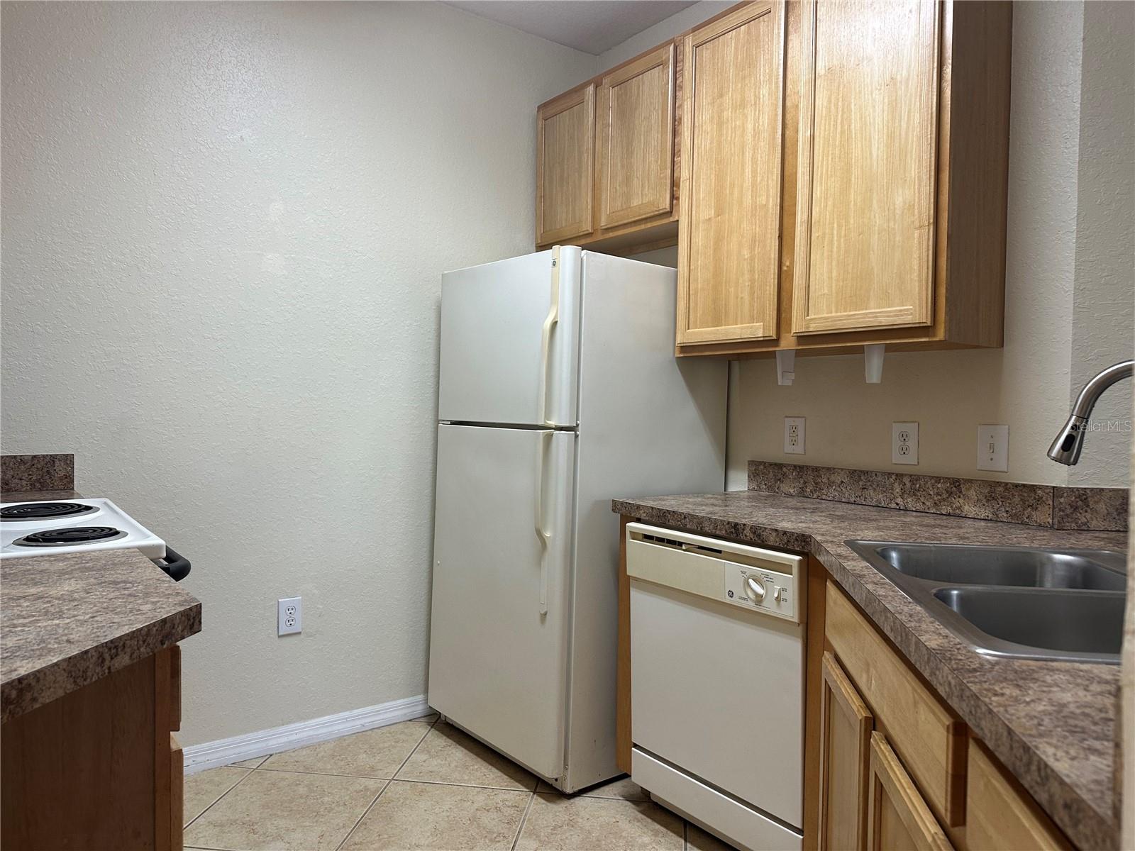 Image 11 of 16 For 10021 Courtney Palms Boulevard 303