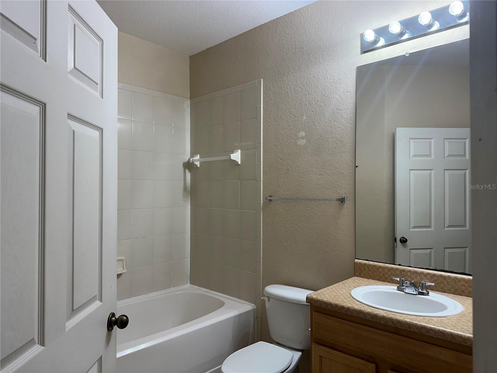 Image 13 of 16 For 10021 Courtney Palms Boulevard 303