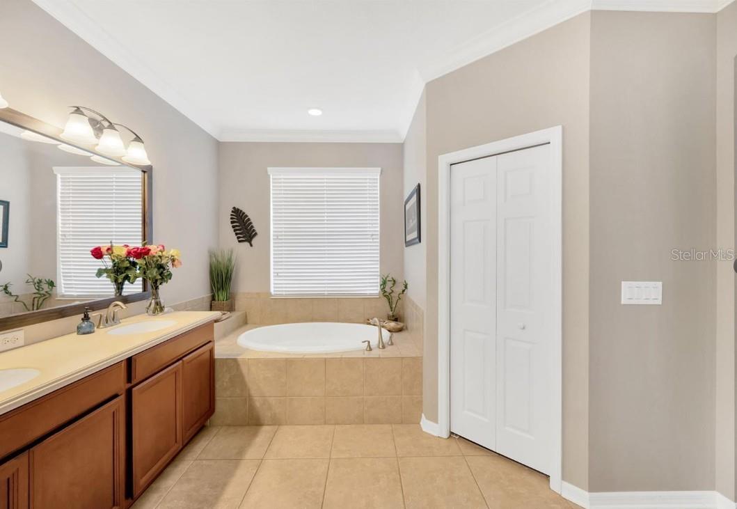 Image 18 of 24 For 11127 Wembley Landing Drive