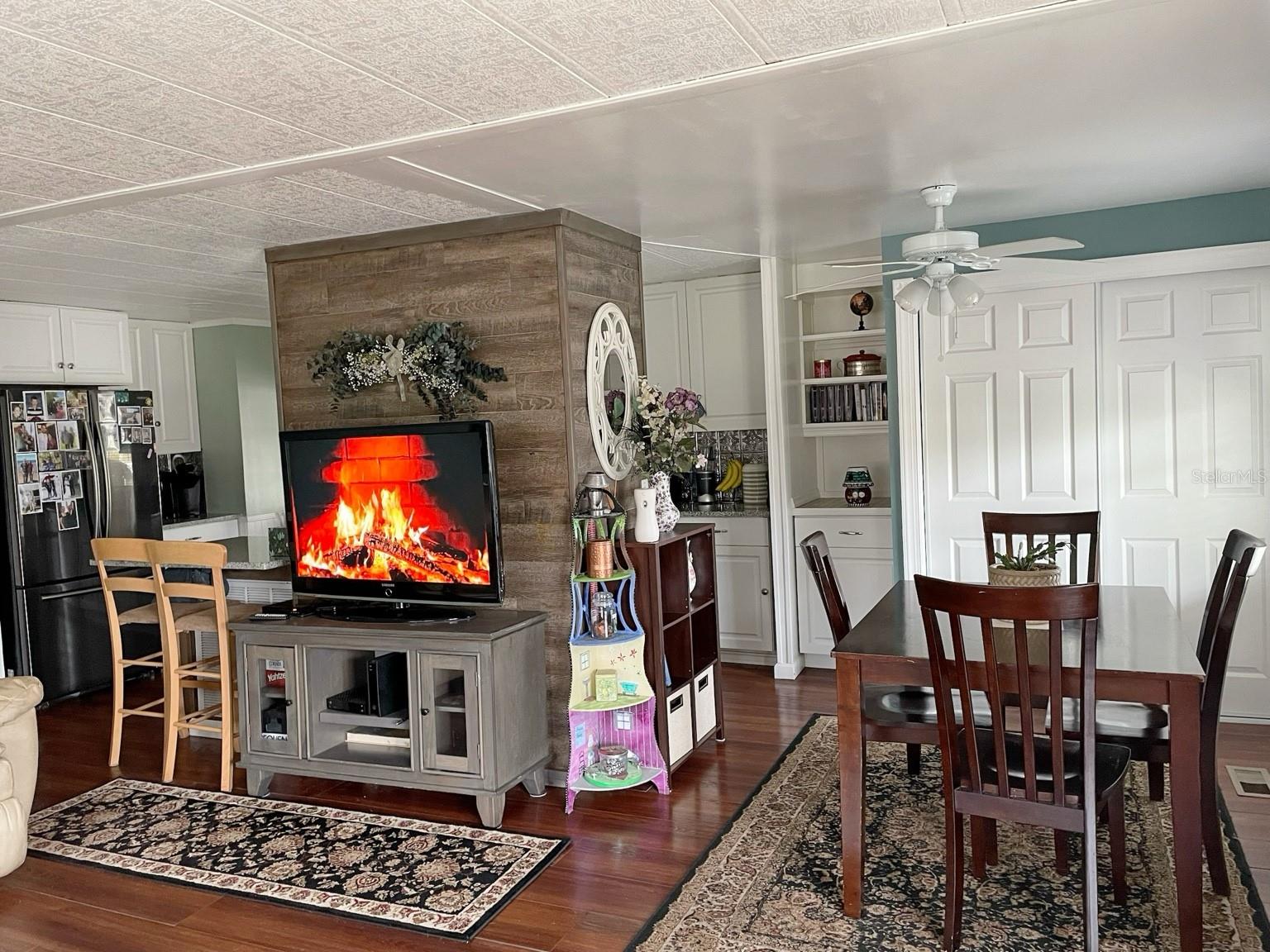 Image 8 of 25 For 8920 Fox Trail