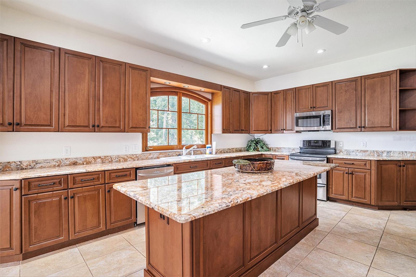 Image 16 of 26 For 7715 Riverview Drive