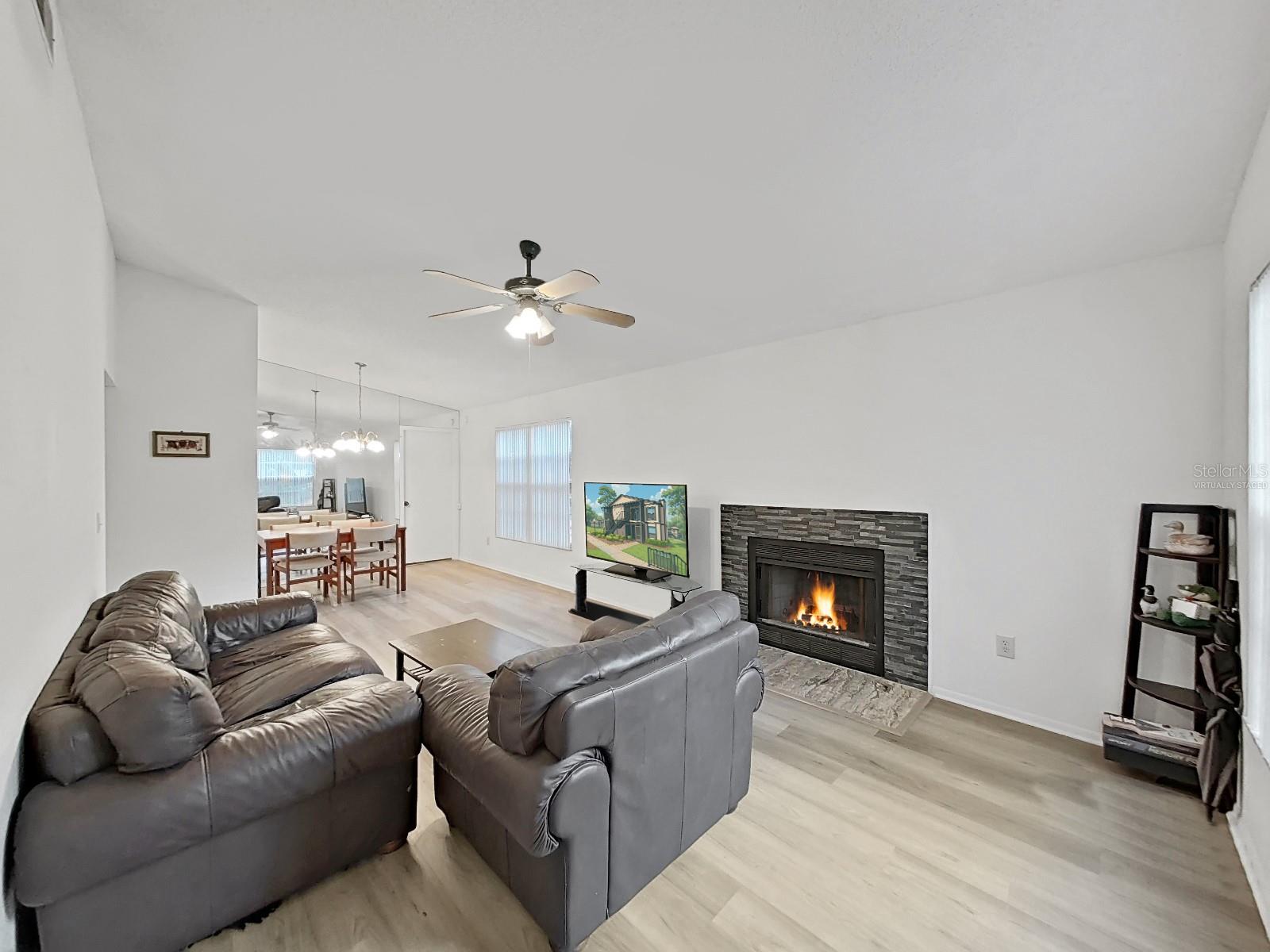 Image 5 of 30 For 3964 Dream Oak Place 203