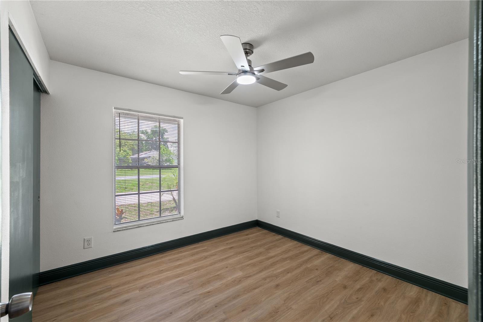 Image 15 of 53 For 1002 Friendship Lane