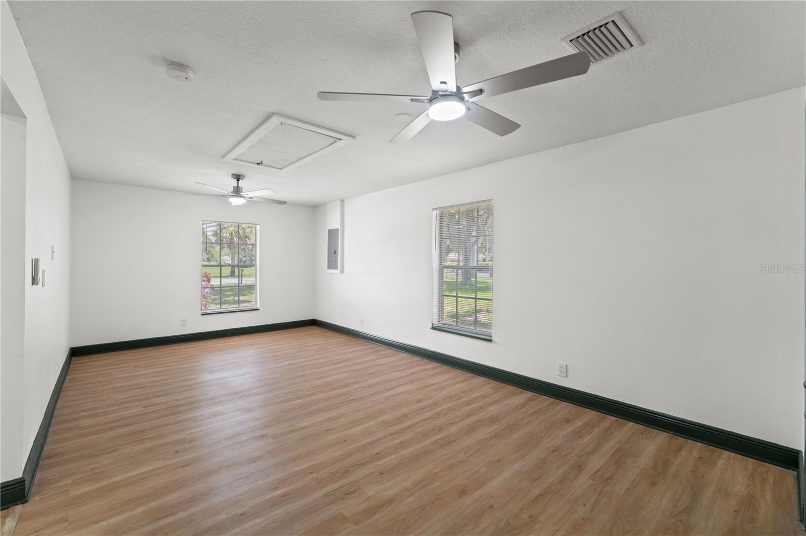 Image 8 of 53 For 1002 Friendship Lane