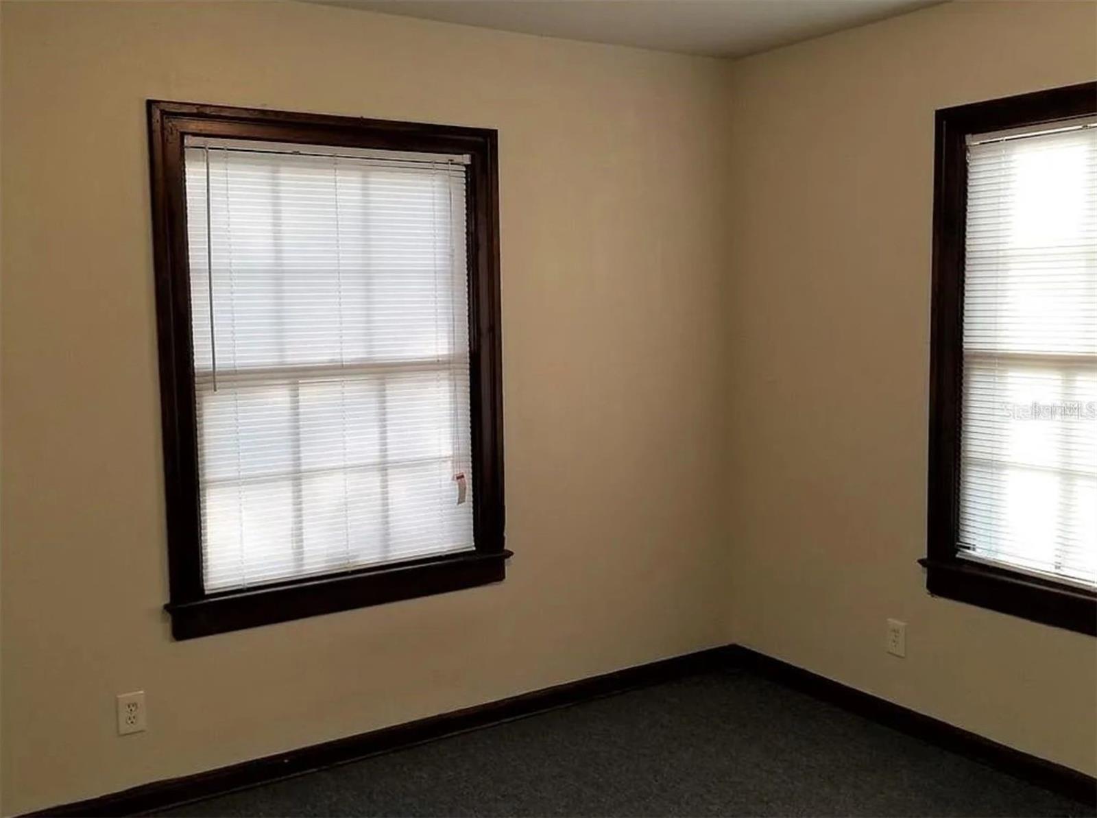 Image 4 of 9 For 853 Melson Avenue