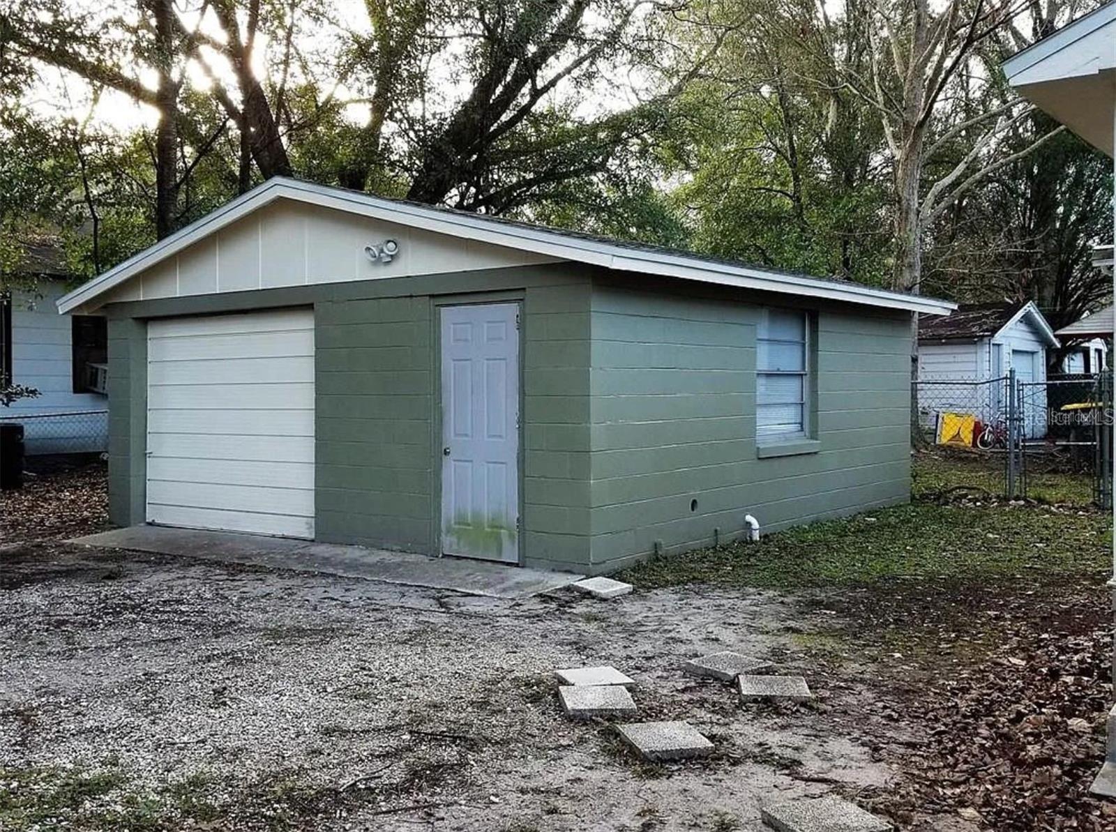Image 7 of 9 For 853 Melson Avenue