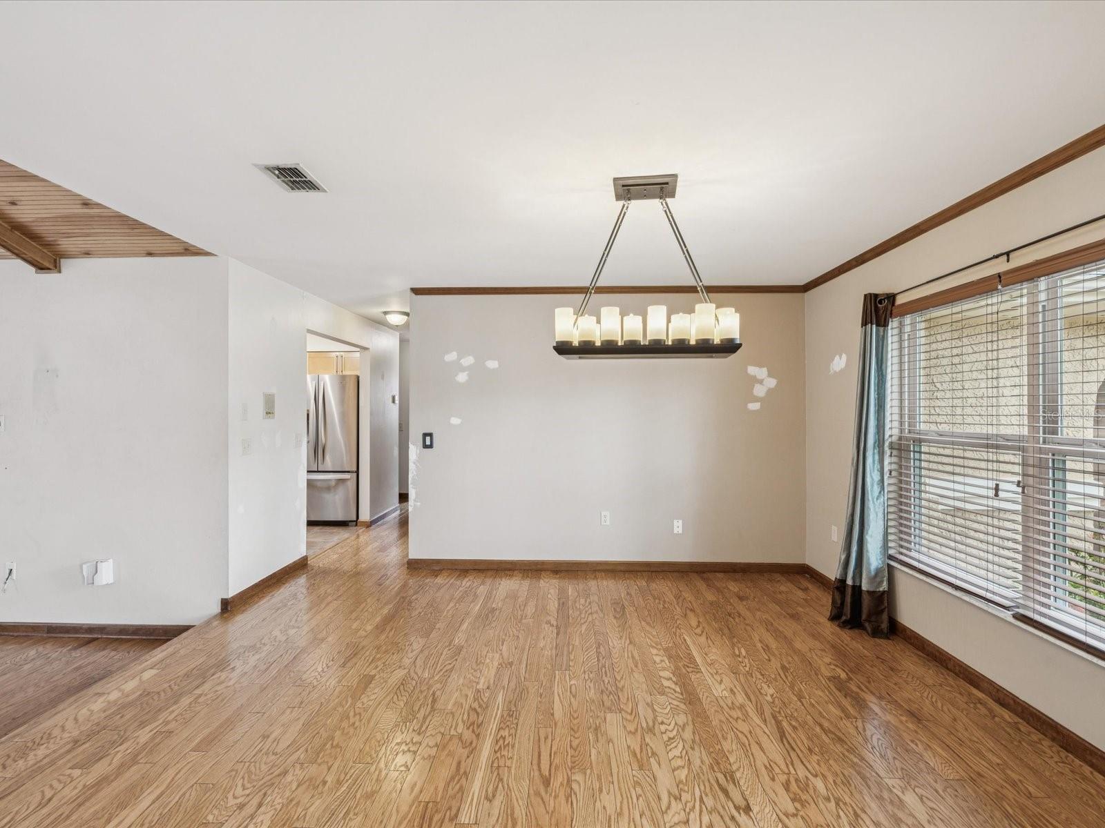Image 13 of 42 For 5110 Lake Valencia Boulevard E