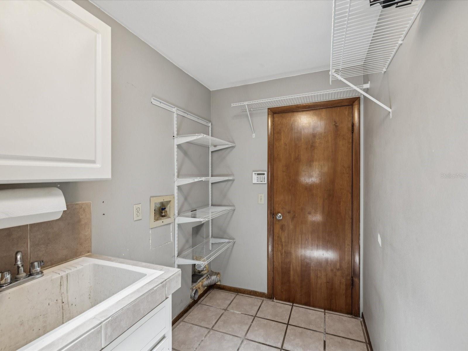 Image 29 of 42 For 5110 Lake Valencia Boulevard E