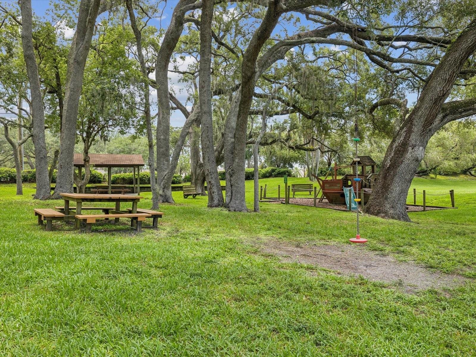 Image 36 of 42 For 5110 Lake Valencia Boulevard E