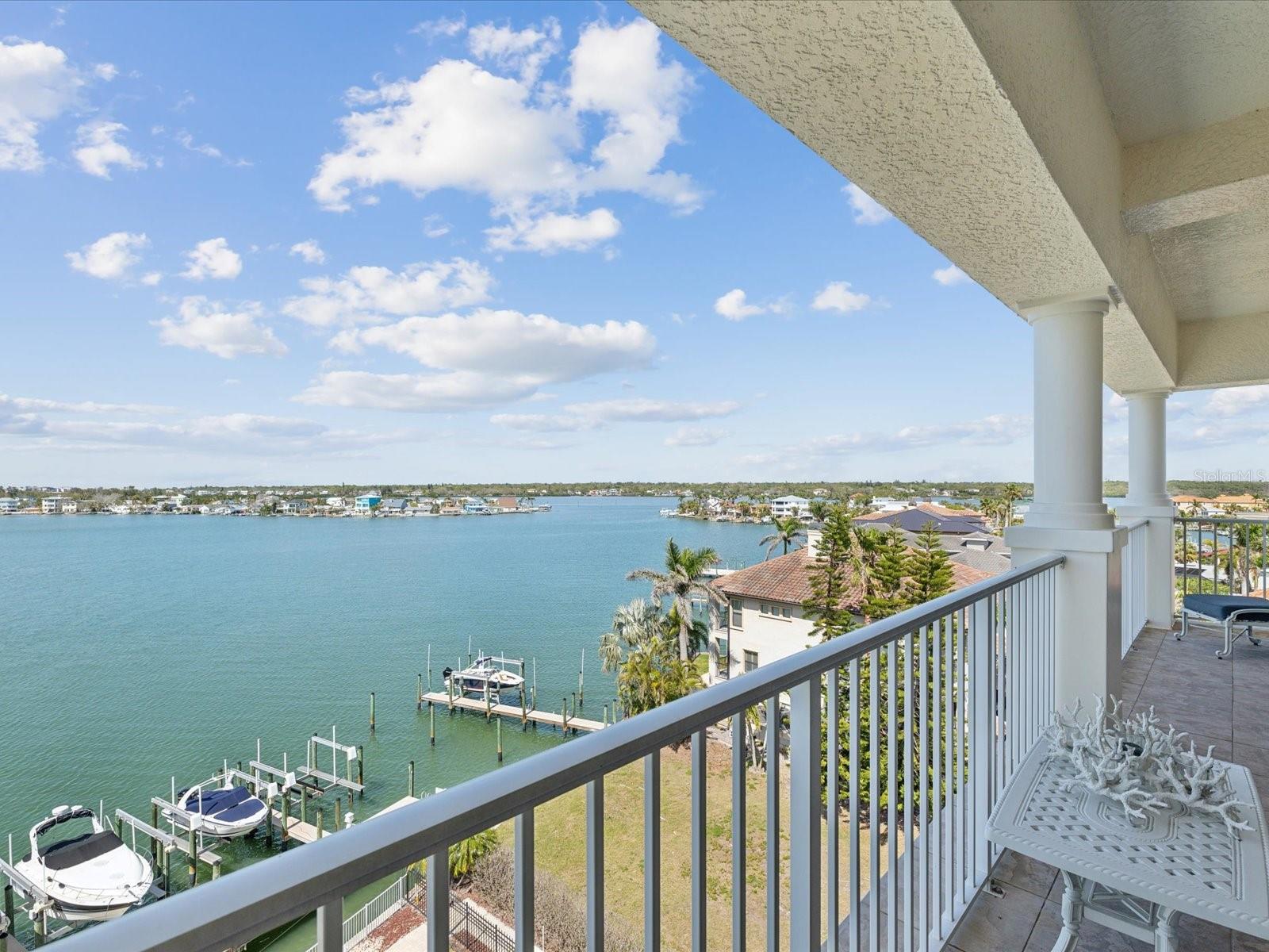 Image 21 of 67 For 17745 Gulf Boulevard 604