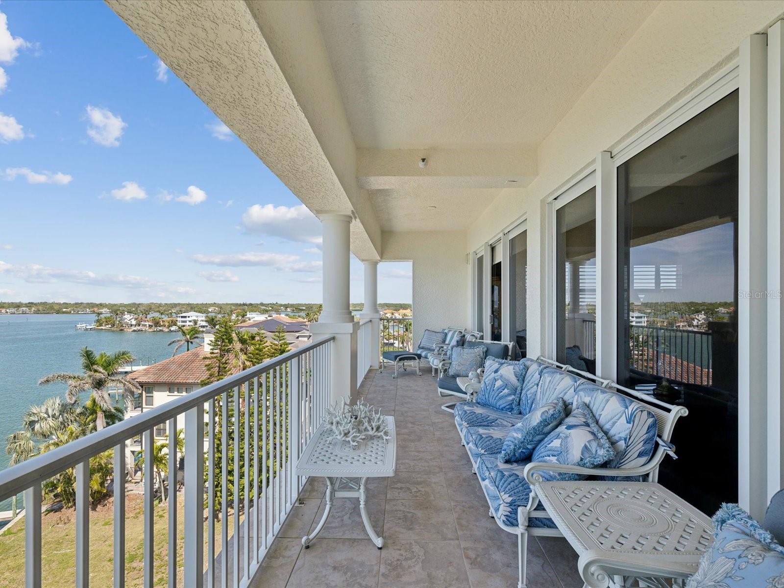 Image 22 of 67 For 17745 Gulf Boulevard 604