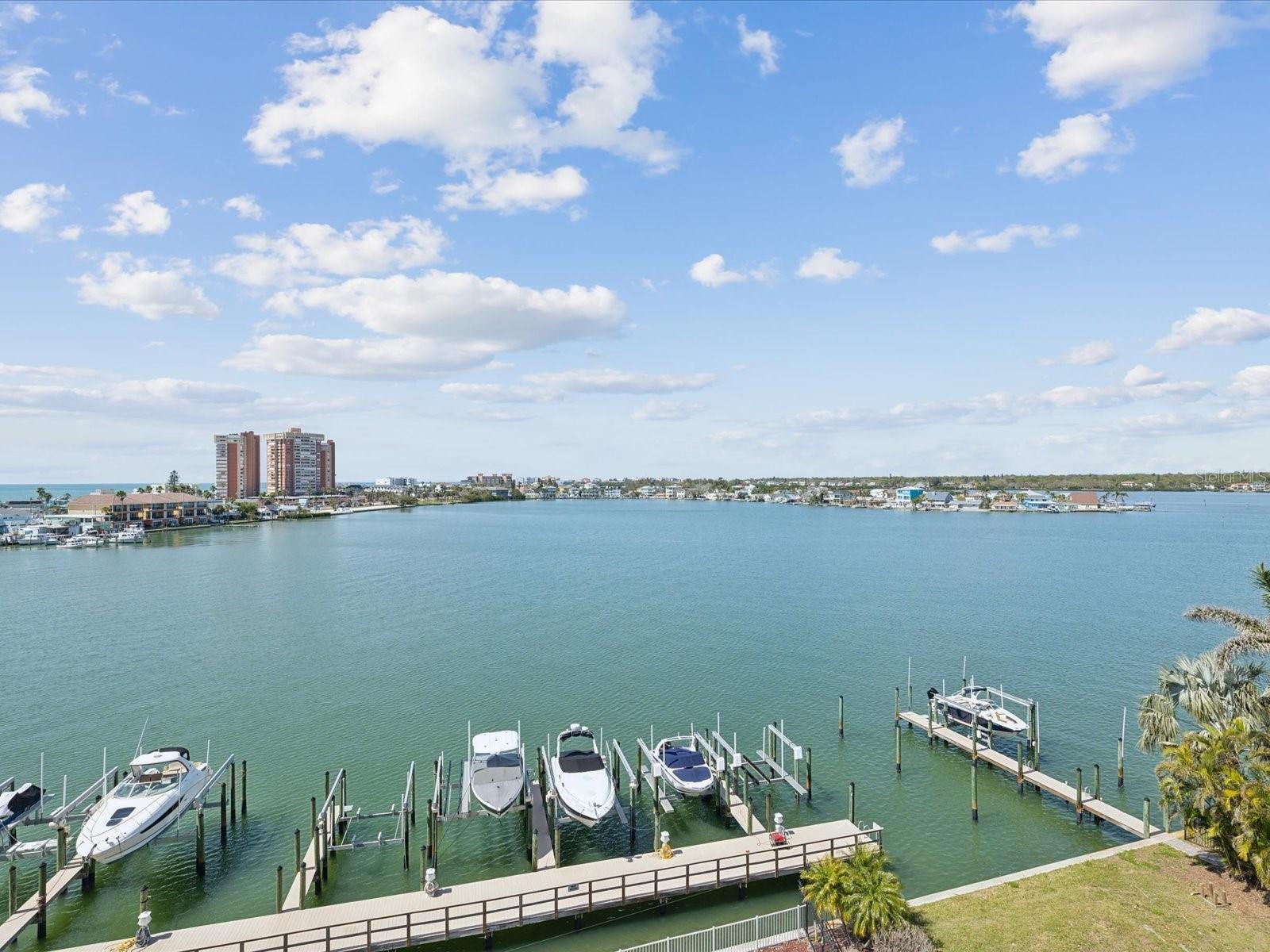 Image 23 of 67 For 17745 Gulf Boulevard 604