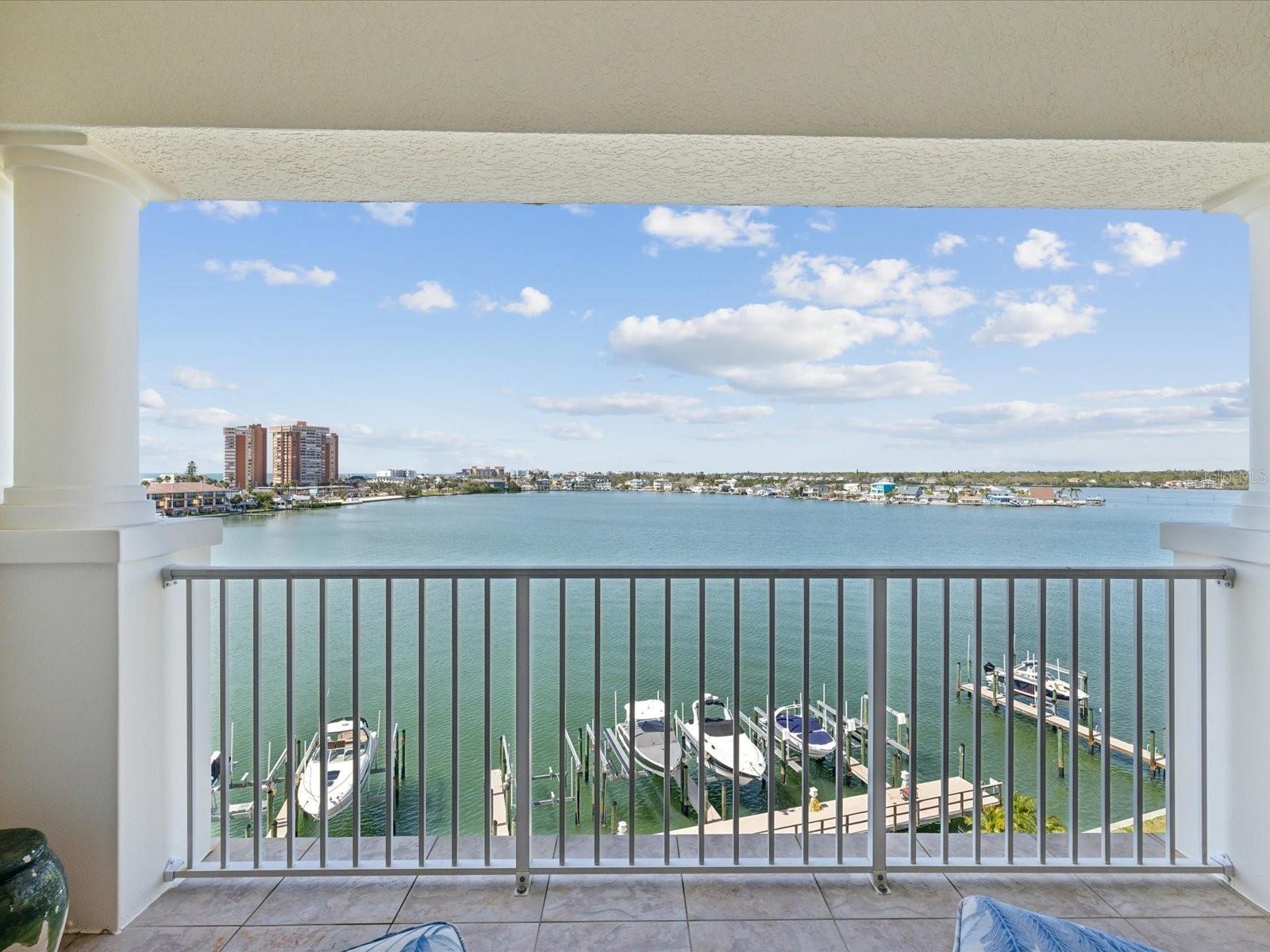 Image 28 of 67 For 17745 Gulf Boulevard 604