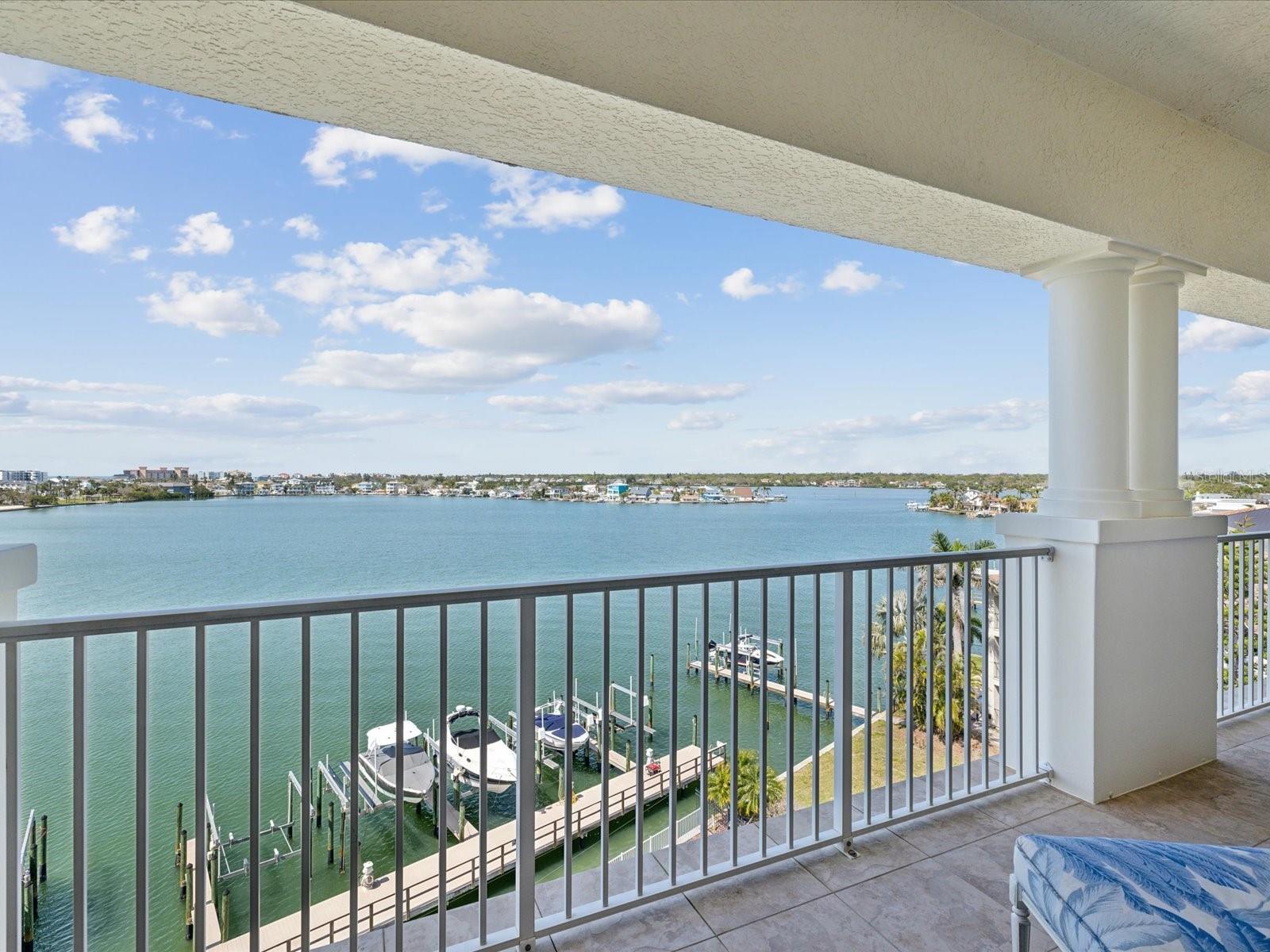 Image 29 of 67 For 17745 Gulf Boulevard 604