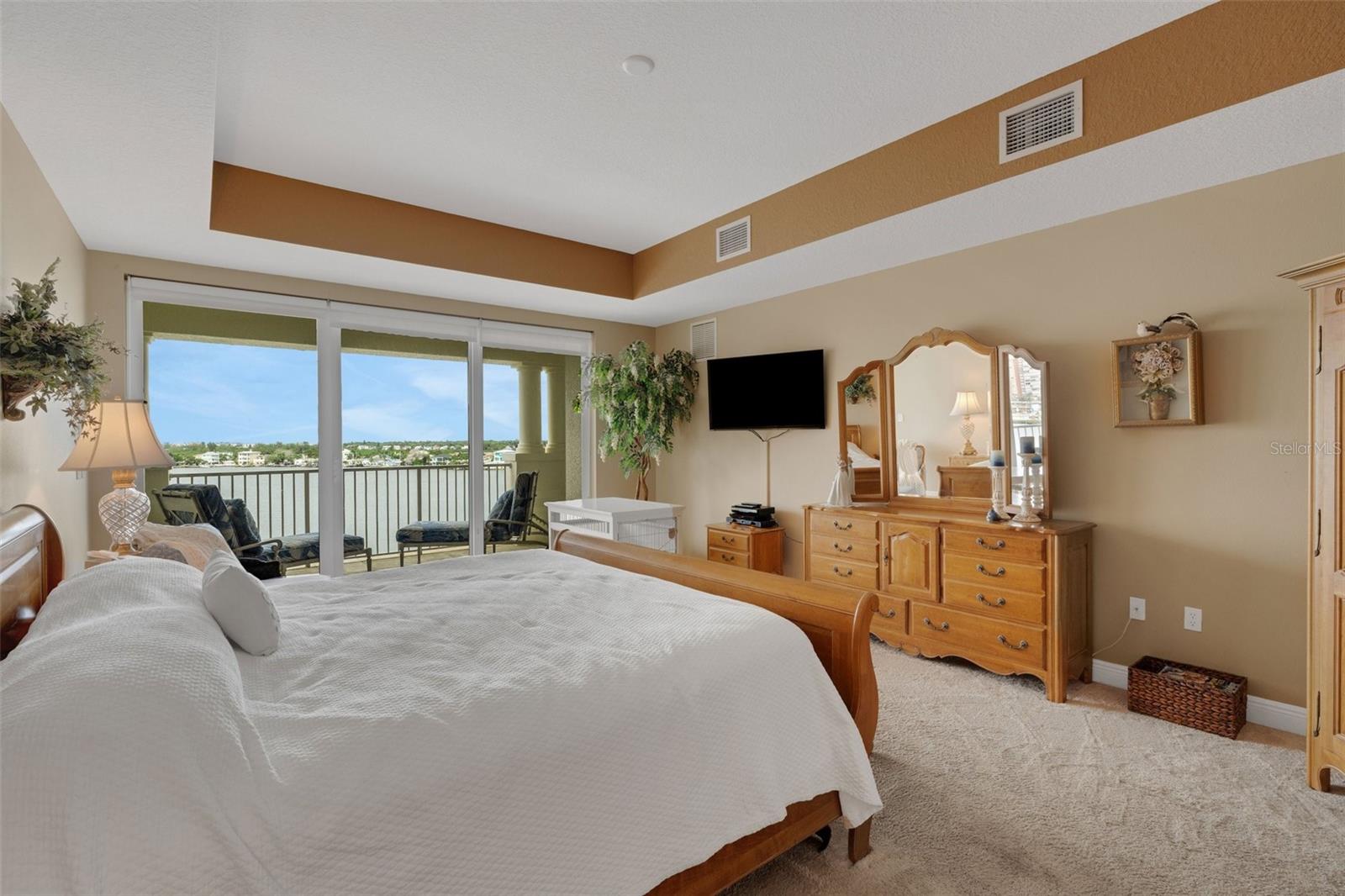 Image 32 of 67 For 17745 Gulf Boulevard 604