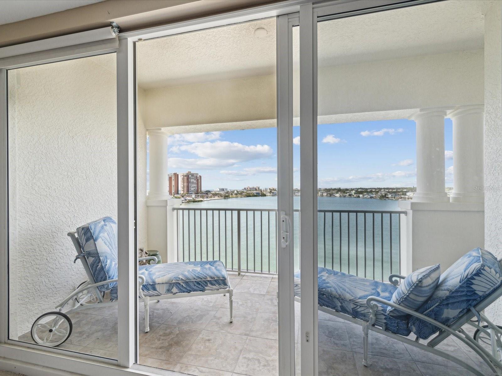 Image 33 of 67 For 17745 Gulf Boulevard 604