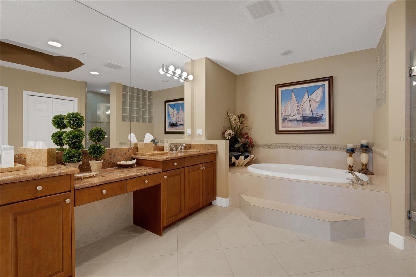 Image 35 of 67 For 17745 Gulf Boulevard 604
