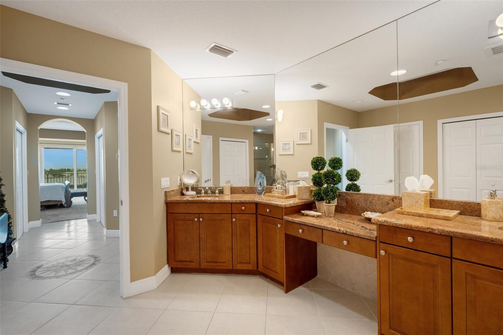 Image 36 of 67 For 17745 Gulf Boulevard 604