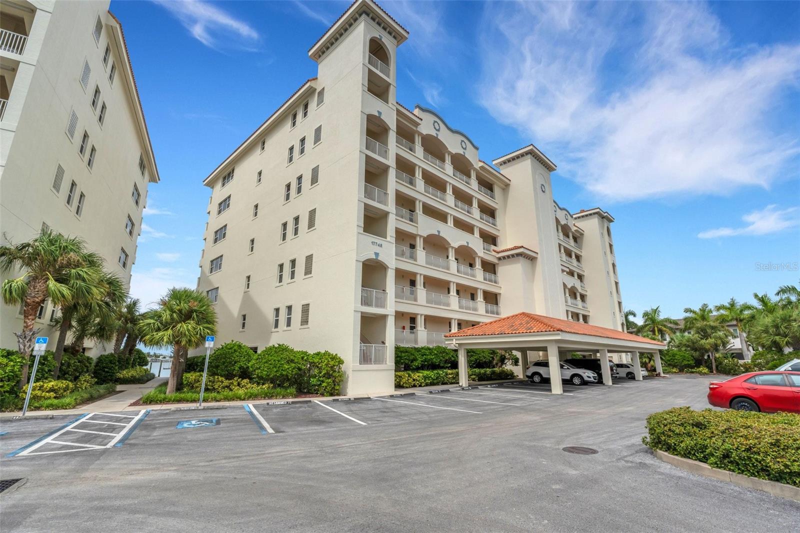 Image 46 of 67 For 17745 Gulf Boulevard 604